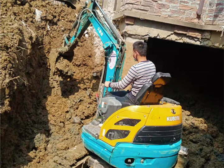 常熟挖掘机出租